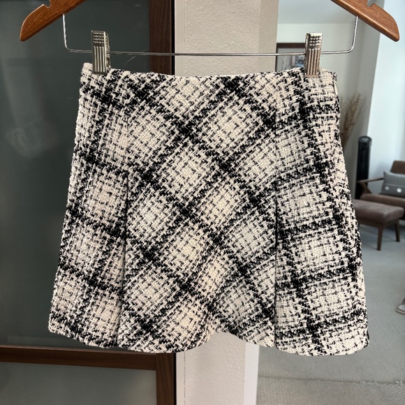 Zara Textured Tweed Mini Skirt - Size XS - Picture 2 of 6
